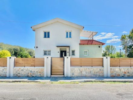 &Tau;&omicron; &sigma;&pi;ί&tau;&iota; &alpha;&pi;ό &tau;&omicron;&nu; &delta;&rho;ό&mu;&omicron;
